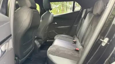 Vendo Peugeot e-2008 2022 - 21900 EUR, 67769 km - AUTO.MOTO.pt