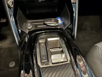 Sell Peugeot e-208 2023 - 22500 EUR, 24843 km - AUTO.MOTO.pt