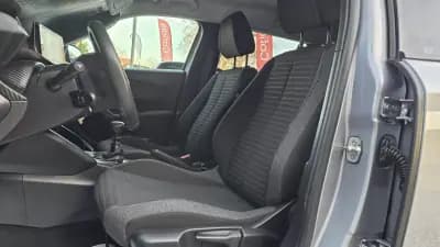 Vendo Peugeot 2008 2021 - 16250 EUR, 42900 km - AUTO.MOTO.pt