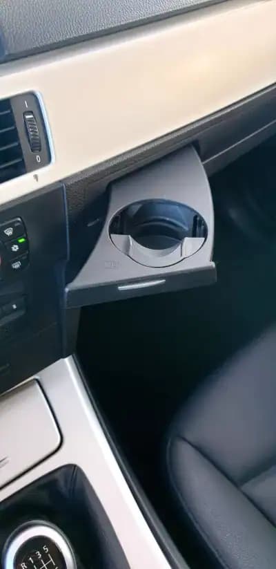 Sell BMW 318 2012 - 11490 EUR, 222729 km - AUTO.MOTO.pt