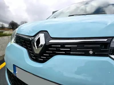 Vendo Renault Twingo 2023 - 14750 EUR, 27700 km - AUTO.MOTO.pt