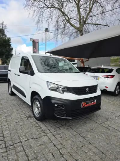 Vendo Peugeot Partner 2020 - 13900 EUR, 99000 km - AUTO.MOTO.pt