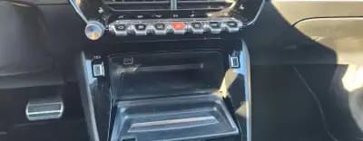 Vendo Peugeot e-2008 2020 - 17450 EUR, 154779 km - AUTO.MOTO.pt