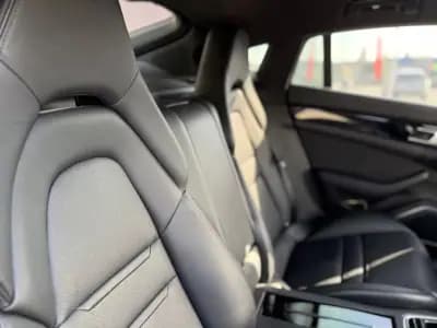 Sell Porsche Panamera 2018 - 74500 EUR, 50941 km - AUTO.MOTO.pt