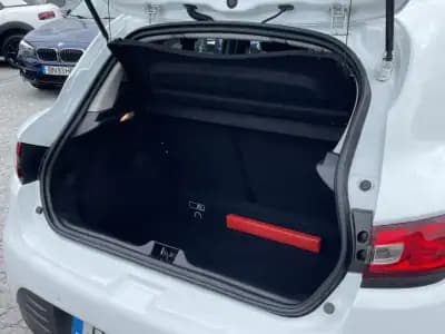 Vendo Renault Clio 2018 - 9600 EUR, 193898 km - AUTO.MOTO.pt