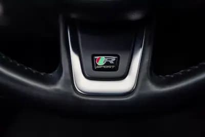 Vendo Jaguar XF 2017 - 24990 EUR, 145800 km - AUTO.MOTO.pt