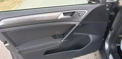 Vendo Volkswagen Golf 2018 - 17990 EUR, 118115 km - AUTO.MOTO.pt