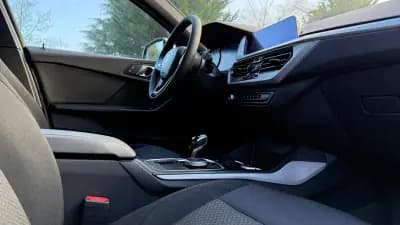 Sell BMW 118 2019 - 22900 EUR, 142000 km - AUTO.MOTO.pt