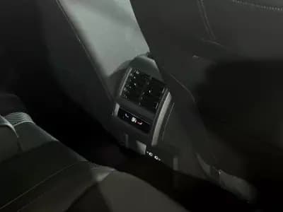 Vendo Volkswagen Golf 2023 - 45900 EUR, 53836 km - AUTO.MOTO.pt