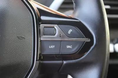 Vendo Peugeot 5008 2018 - 21990 EUR, 116000 km - AUTO.MOTO.pt