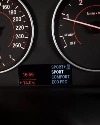 Vendo BMW 118 2013 - 15950 EUR, 161000 km - AUTO.MOTO.pt