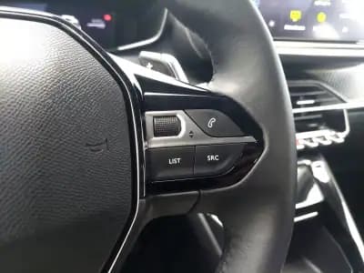 Vendo Peugeot 208 2025 - 23500 EUR, 14659 km - AUTO.MOTO.pt