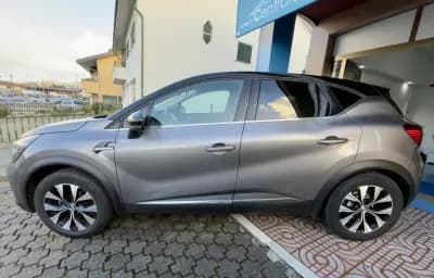 Vendo Renault Captur 2024 - 18950 EUR, 53000 km - AUTO.MOTO.pt