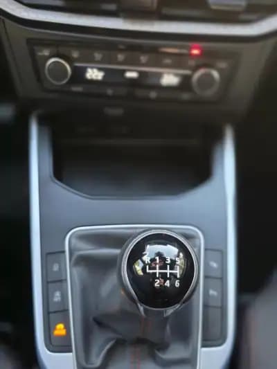 Sell SEAT Arona 2023 - 17750 EUR, 55000 km - AUTO.MOTO.pt