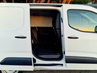 Vendo Peugeot Partner 2019 - 13990 EUR, 69037 km - AUTO.MOTO.pt
