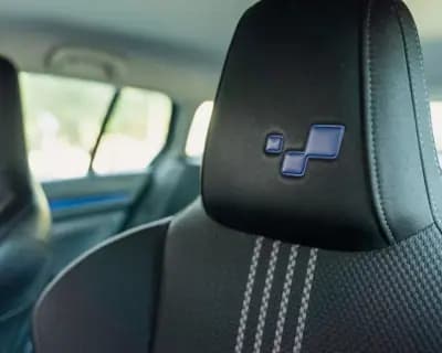 Sell Renault Mégane Sport Tourer 2018 - 15990 EUR, 126740 km - AUTO.MOTO.pt