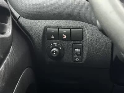 Sell Peugeot Partner 1.6 BlueHdi 3 Lug 2018 - 9800 EUR, 200000 km - AUTO.MOTO.pt