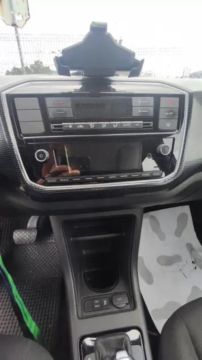 Vendo Volkswagen e-Up! 2020 - 11998 EUR, 0 km - AUTO.MOTO.pt