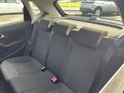 Vendo Volkswagen Polo 2015 - 8750 EUR, 140000 km - AUTO.MOTO.pt