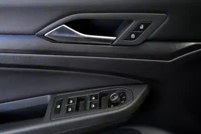 Vendo Volkswagen Golf 2021 - 34970 EUR, 88000 km - AUTO.MOTO.pt