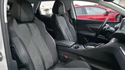 Vendo Peugeot 3008 2018 - 16990 EUR, 131000 km - AUTO.MOTO.pt