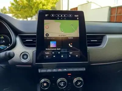 Vendo Renault Arkana 2023 - 24490 EUR, 47472 km - AUTO.MOTO.pt