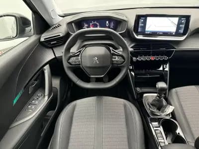 Vendo Peugeot 2008 2022 - 24600 EUR, 16198 km - AUTO.MOTO.pt