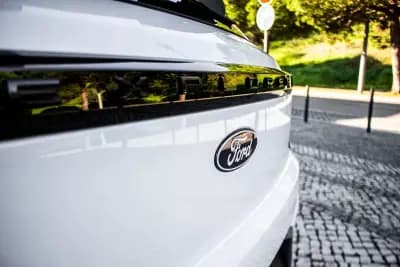 Vendo Ford Explorer 2024 - 39990 EUR, 15628 km - AUTO.MOTO.pt