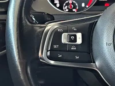 Sell Volkswagen Golf 2015 - 24990 EUR, 162000 km - AUTO.MOTO.pt