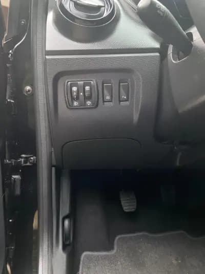 Sell Renault Captur 2014 - 10750 EUR, 114000 km - AUTO.MOTO.pt