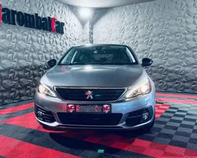 Vendo Peugeot 308 2018 - 11990 EUR, 102610 km - AUTO.MOTO.pt