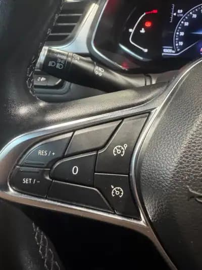 Vendo Renault Captur 2021 - 19250 EUR, 93431 km - AUTO.MOTO.pt