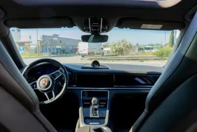 Vendo Porsche Panamera Sport Turismo 2020 - 72990 EUR, 132000 km - AUTO.MOTO.pt