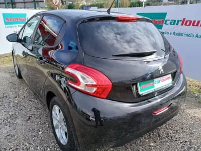 Sell Peugeot 208 2015 - 7450 EUR, 100037 km - AUTO.MOTO.pt