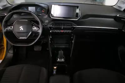 Vendo Peugeot e-208 2021 - 14350 EUR, 65000 km - AUTO.MOTO.pt