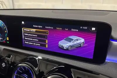 Vendo Mercedes-Benz A 250 Limousine 2022 - 31950 EUR, 32438 km - AUTO.MOTO.pt