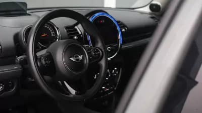 Vendo MINI Clubman 2018 - 24999 EUR, 131000 km - AUTO.MOTO.pt