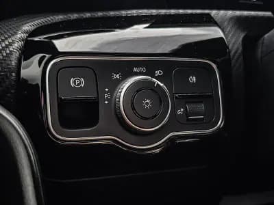 Vendo Mercedes-Benz A 250e 2021 - 26450 EUR, 94000 km - AUTO.MOTO.pt