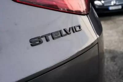 Vendo Alfa Romeo Stelvio 2019 - 29400 EUR, 89000 km - AUTO.MOTO.pt