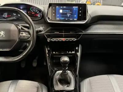 Vendo Peugeot 208 2020 - 13890 EUR, 63000 km - AUTO.MOTO.pt