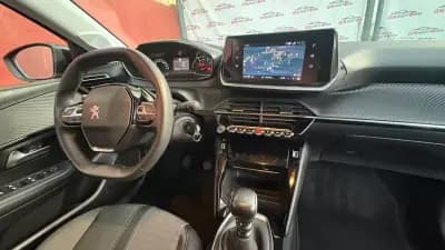 Vendo Peugeot 208 2023 - 14900 EUR, 13500 km - AUTO.MOTO.pt