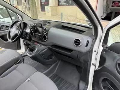 Vendo Citroën Berlingo 2015 - 8900 EUR, 221000 km - AUTO.MOTO.pt