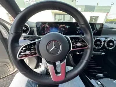 Vendo Mercedes-Benz A 200 2020 - 24900 EUR, 50500 km - AUTO.MOTO.pt