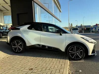 Vendo Toyota C-HR 2023 - 33750 EUR, 30087 km - AUTO.MOTO.pt