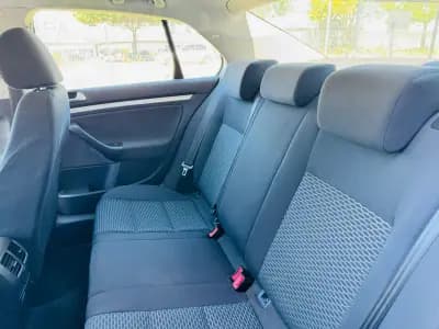 Vendo Volkswagen Jetta 2010 - 8000 EUR, 170000 km - AUTO.MOTO.pt