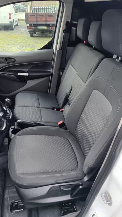 Vendo Ford Transit Connect 2018 - 12300 EUR, 207321 km - AUTO.MOTO.pt