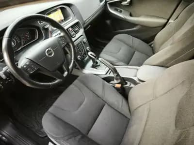 Sell Volvo V40 Cross Country 2017 - 18500 EUR, 100000 km - AUTO.MOTO.pt