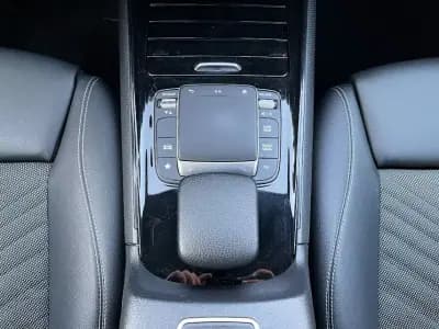 Sell Mercedes-Benz GLB 200 2021 - 28450 EUR, 180000 km - AUTO.MOTO.pt