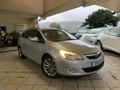 Vendo Opel Astra Sports Tourer 2012 - 6750 EUR, 274002 km - AUTO.MOTO.pt