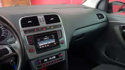 Vendo Volkswagen Polo 2015 - 10500 EUR, 125941 km - AUTO.MOTO.pt